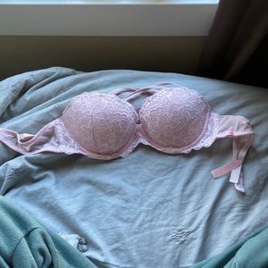 VS pink bra